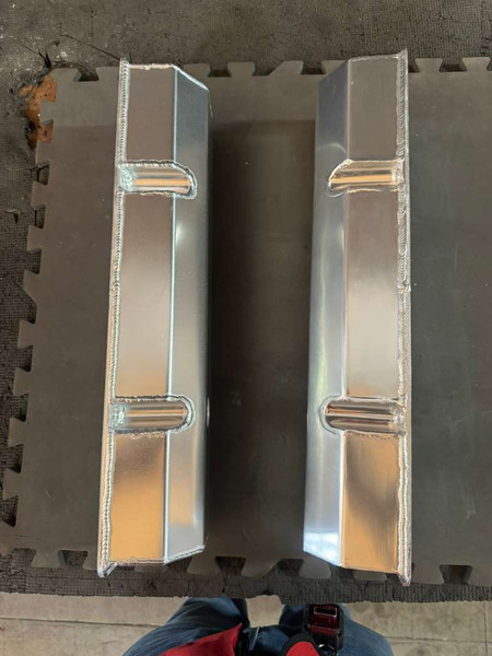 Speedmaster : Outlet® OUT-29321000 Chevy SBC 350 Chrome Fabricated Valve Covers - Tall w/o Hole